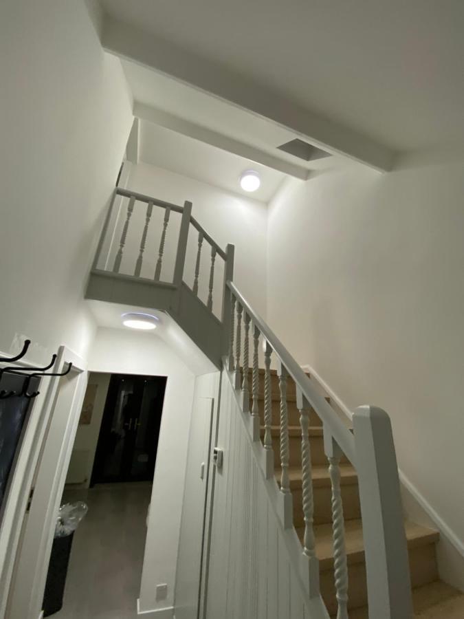 Villa Hollemeadow à Bloxwich Extérieur photo