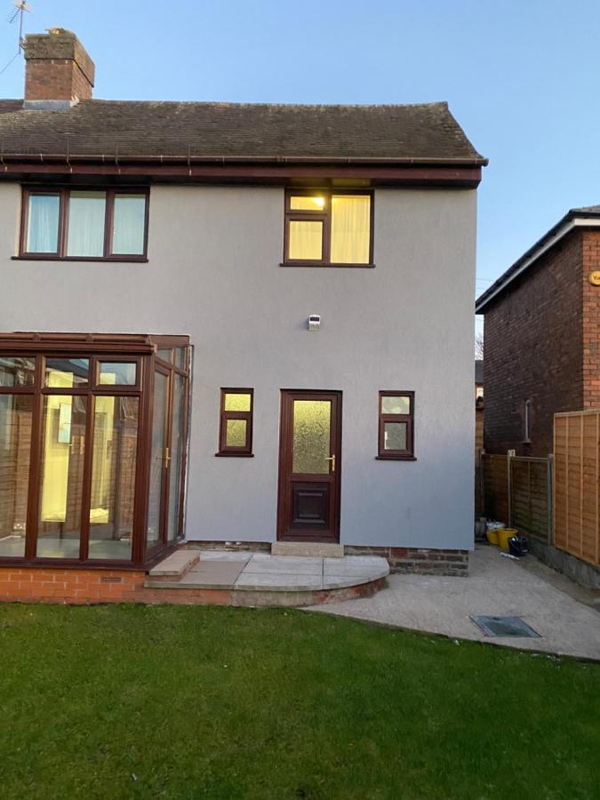Villa Hollemeadow à Bloxwich Extérieur photo